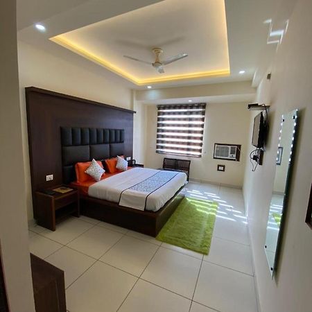 Hotel Katra Royal Stay Bagian luar foto