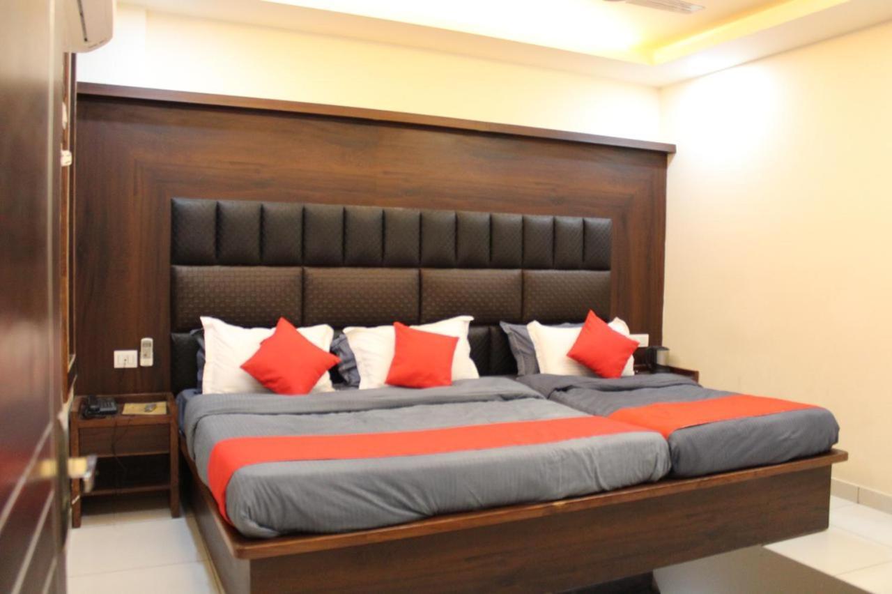 Hotel Katra Royal Stay Bagian luar foto