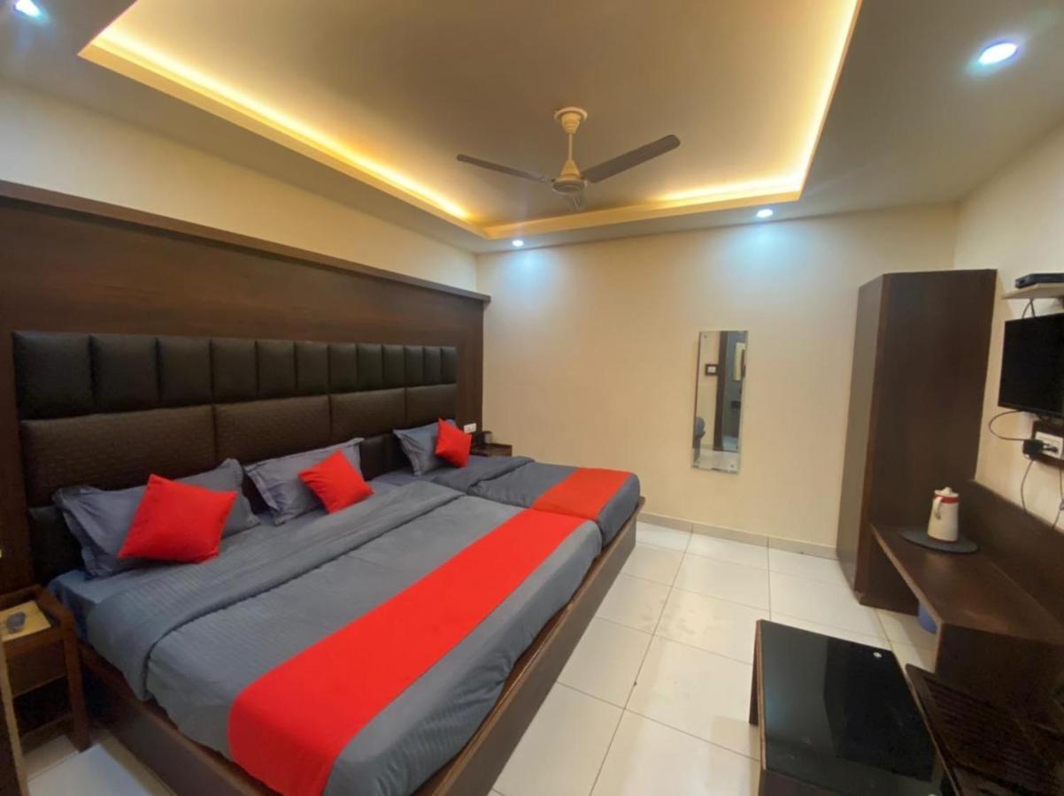 Hotel Katra Royal Stay Bagian luar foto