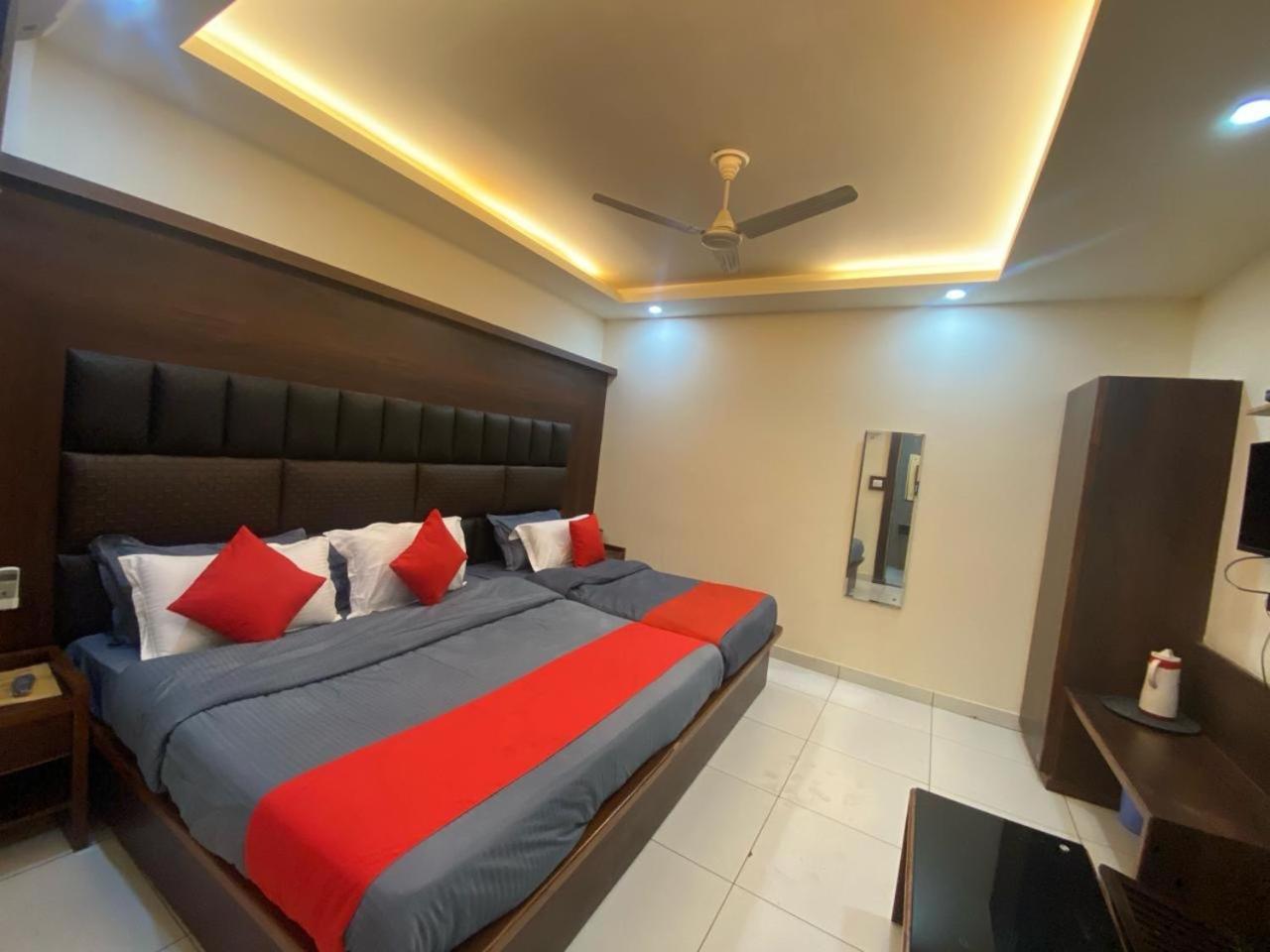 Hotel Katra Royal Stay Bagian luar foto