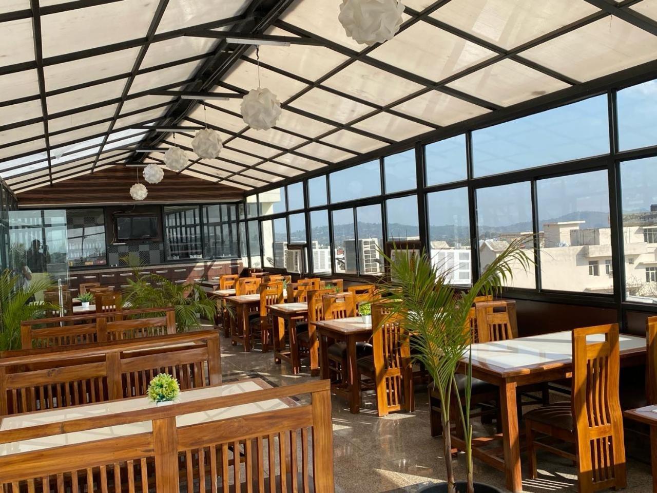 Hotel Katra Royal Stay Bagian luar foto