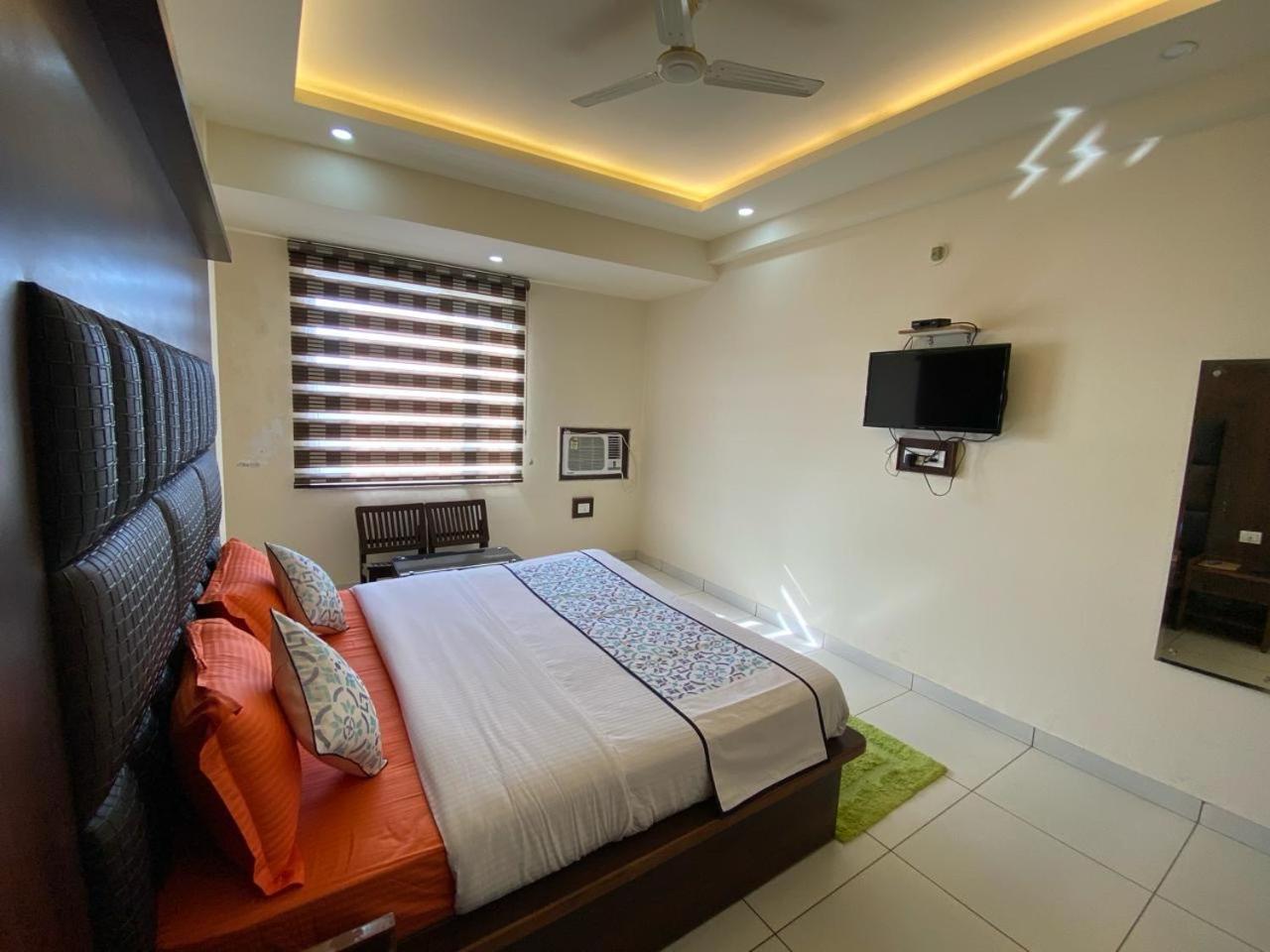 Hotel Katra Royal Stay Bagian luar foto