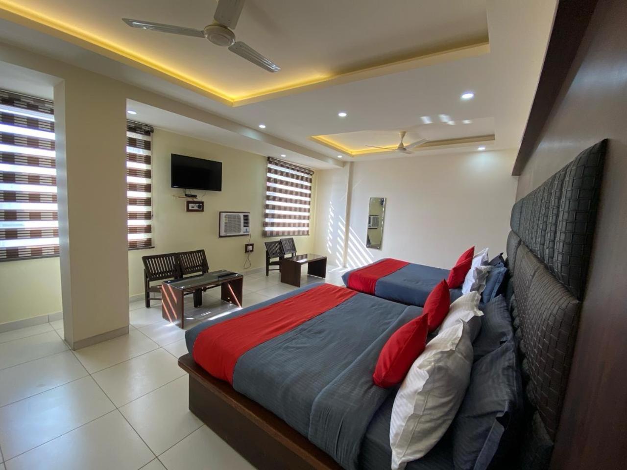 Hotel Katra Royal Stay Bagian luar foto