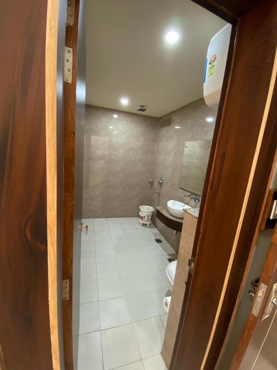 Hotel Katra Royal Stay Bagian luar foto