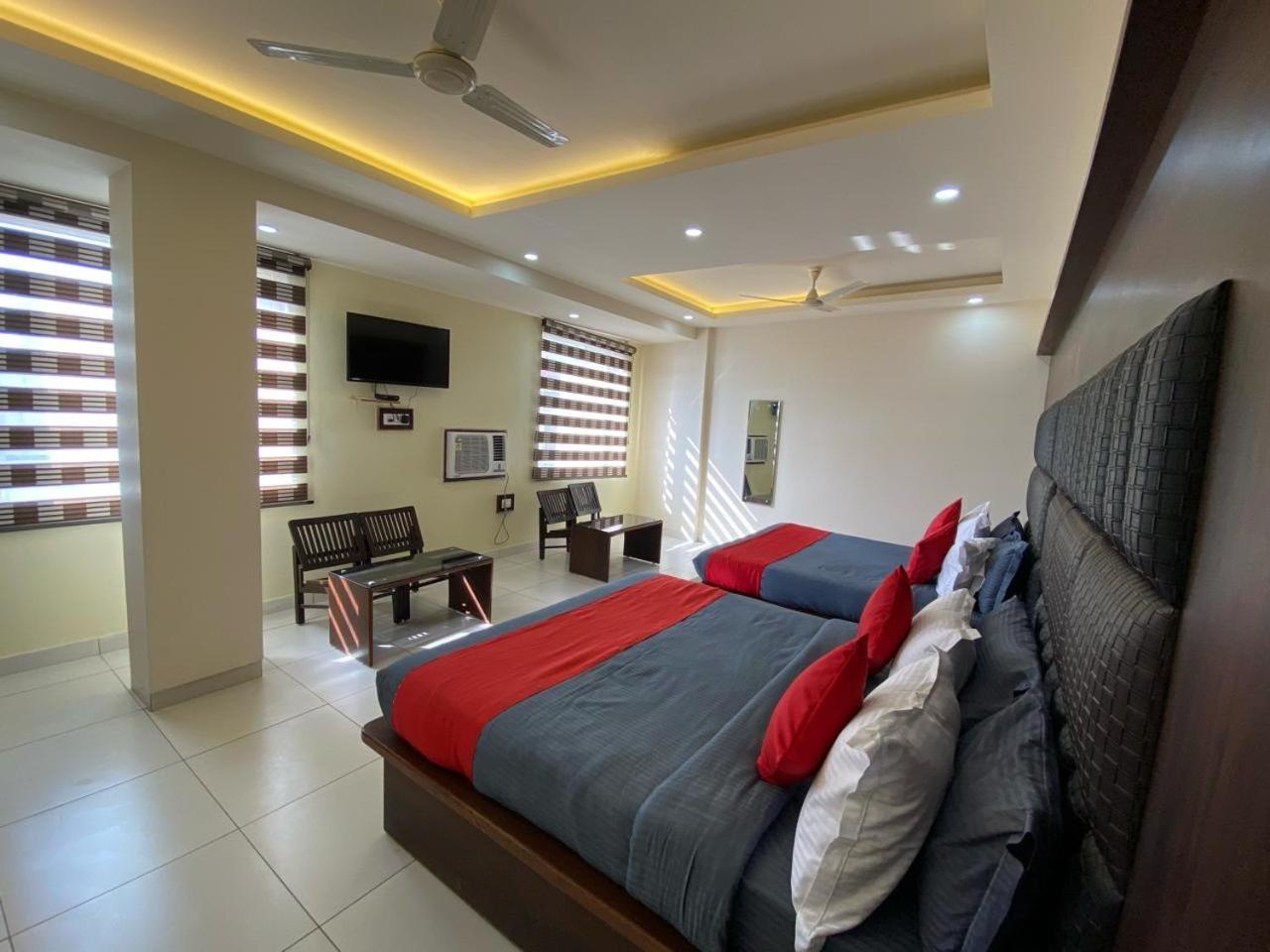 Hotel Katra Royal Stay Bagian luar foto