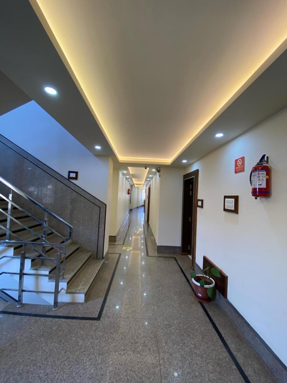 Hotel Katra Royal Stay Bagian luar foto