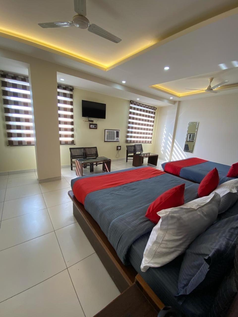 Hotel Katra Royal Stay Bagian luar foto