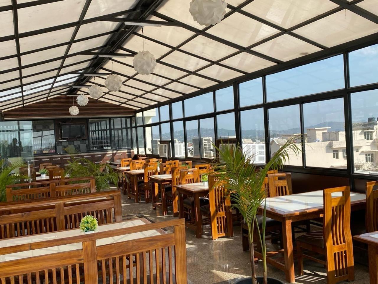 Hotel Katra Royal Stay Bagian luar foto
